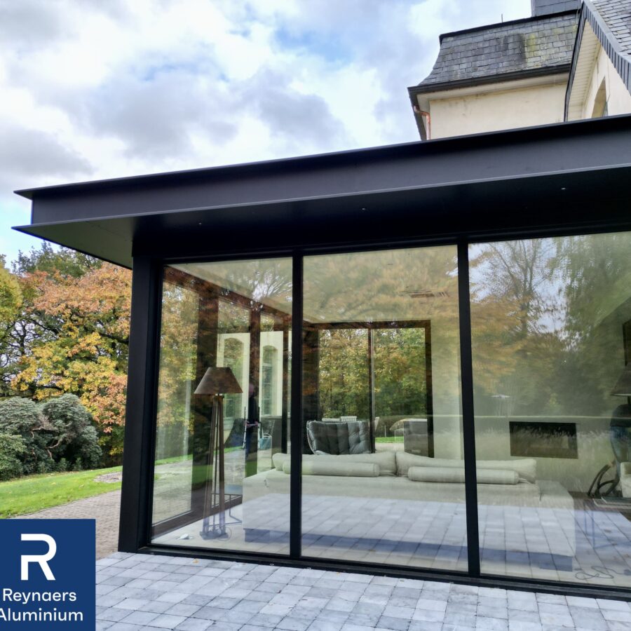 aanbouw masterpatio met design dakrand